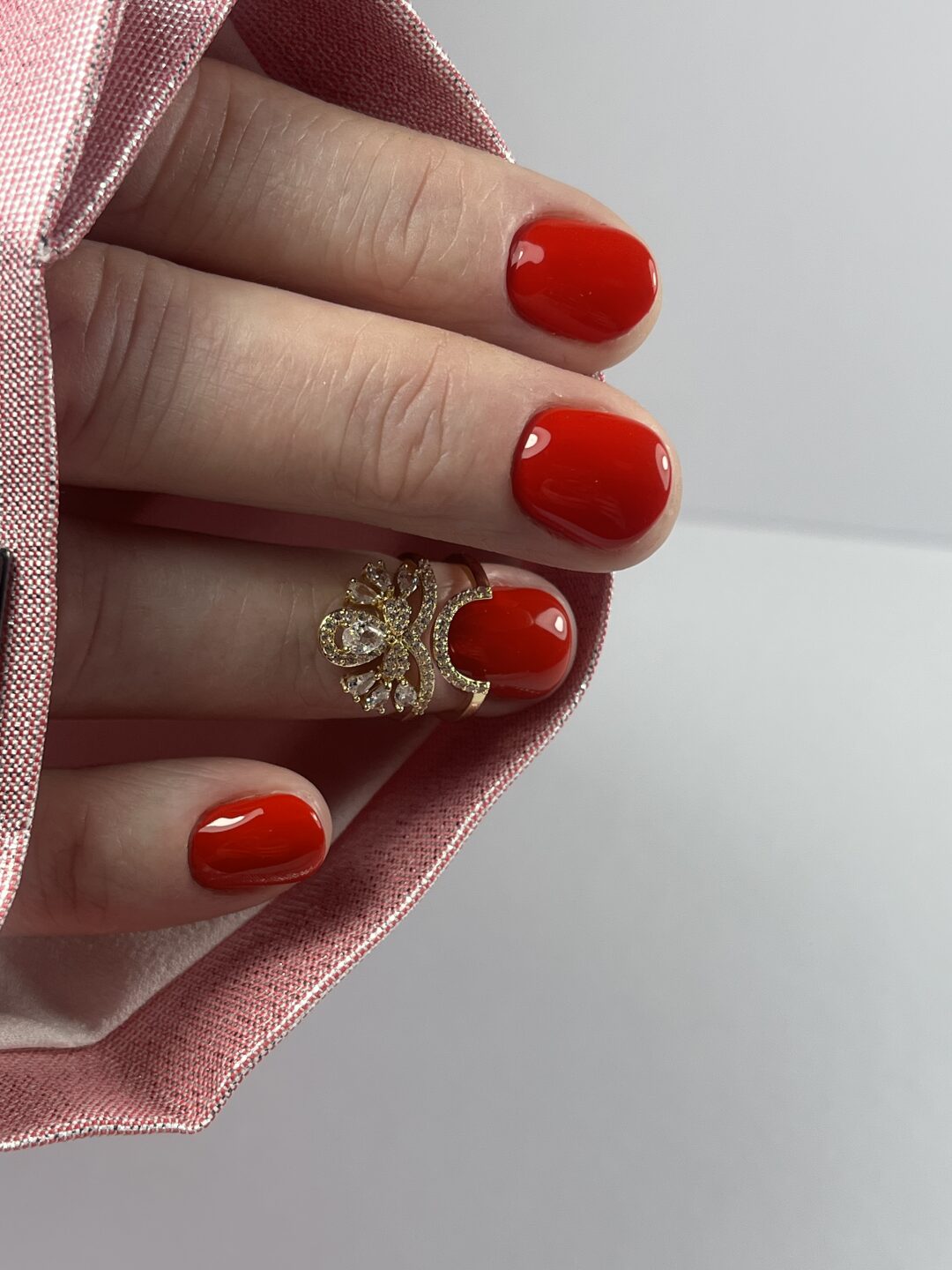 Manicure hybrydowy z nadbudową