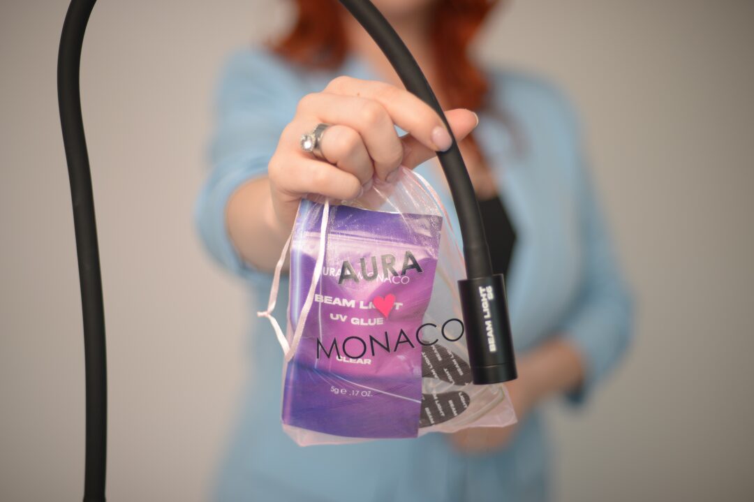 Technologia UV w stylizacji rzęs