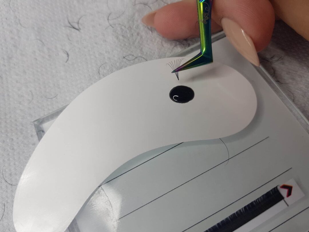 Doszkolenie techniczne ze stylizacji rzęs