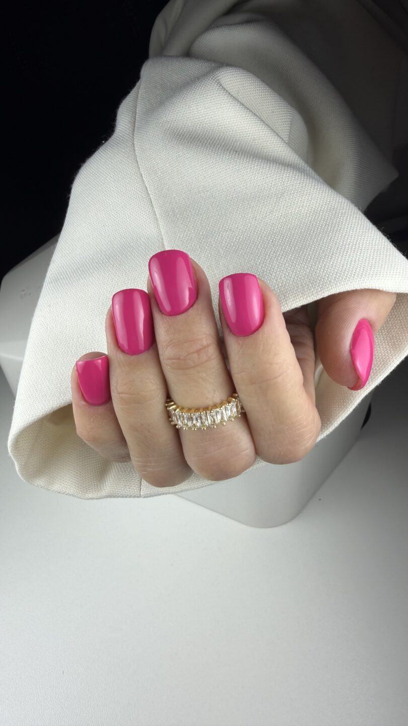 Manicure hybrydowy