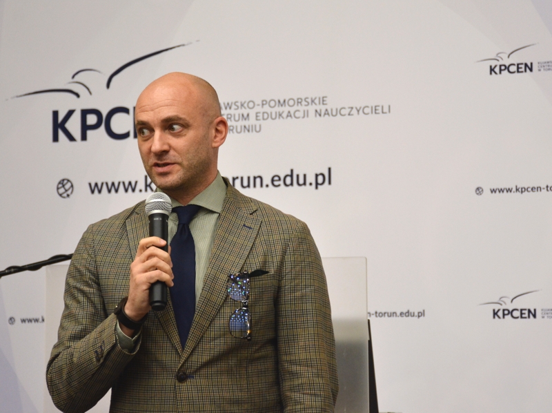 5d8cd68e4a75510_DSC_3307